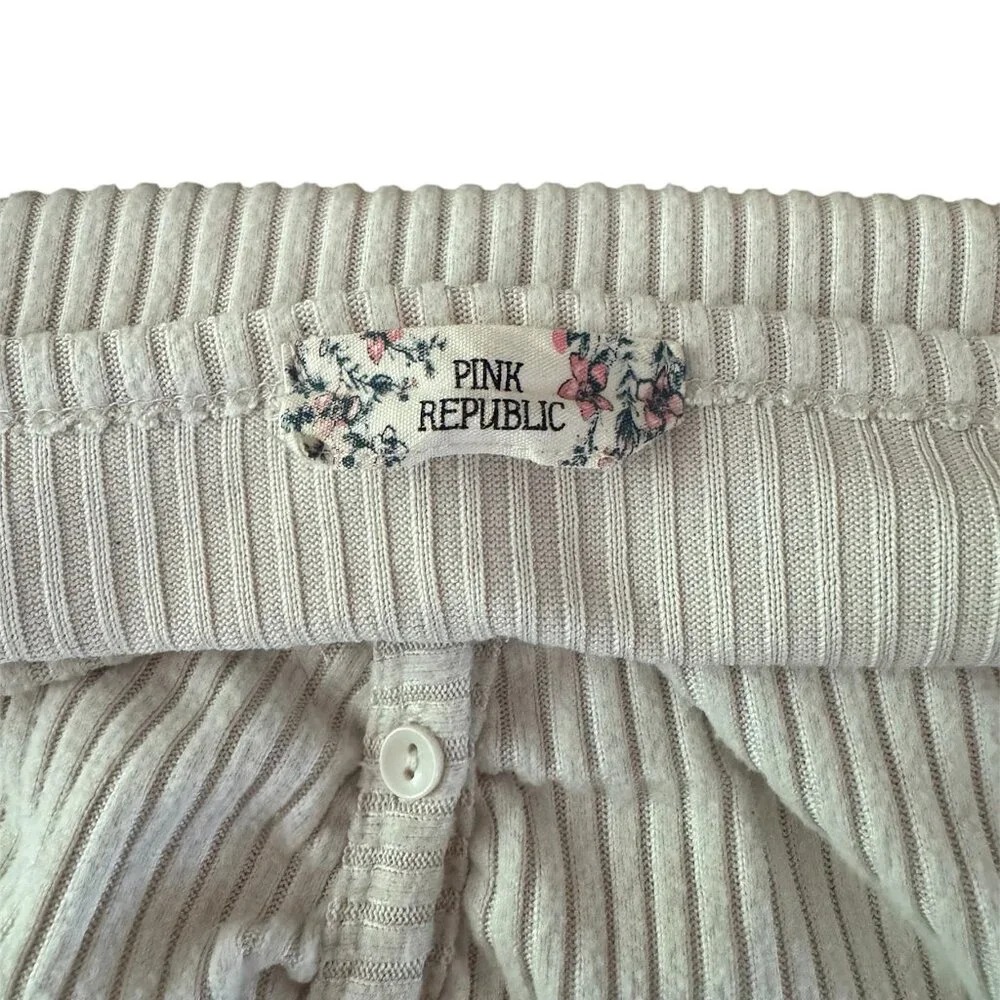 Pink Republic- Ruched & Ribbed Cream Button Top - Picture 3 of 3